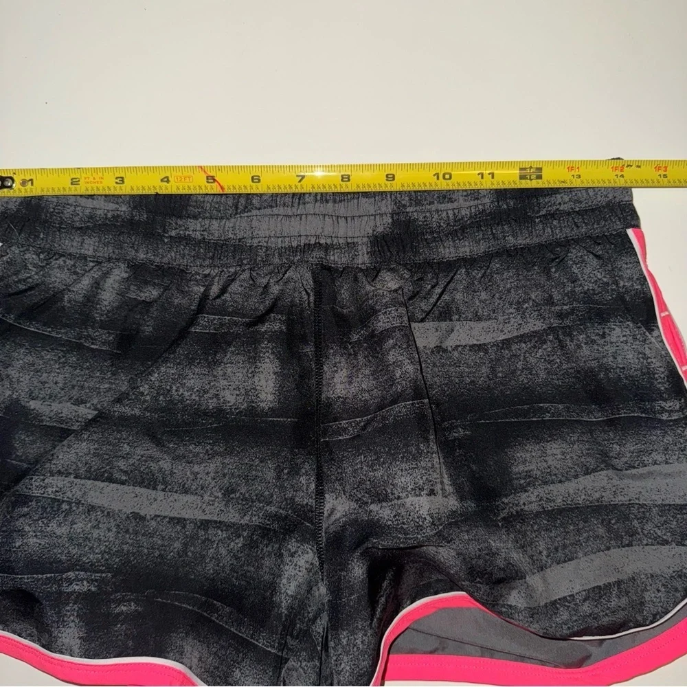 Under Armour Shorts Loose Fit Heat Gear Pink Ribbon Lined Black Size Small